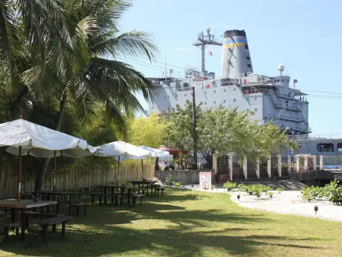 The Reef Hotel and Residences photo