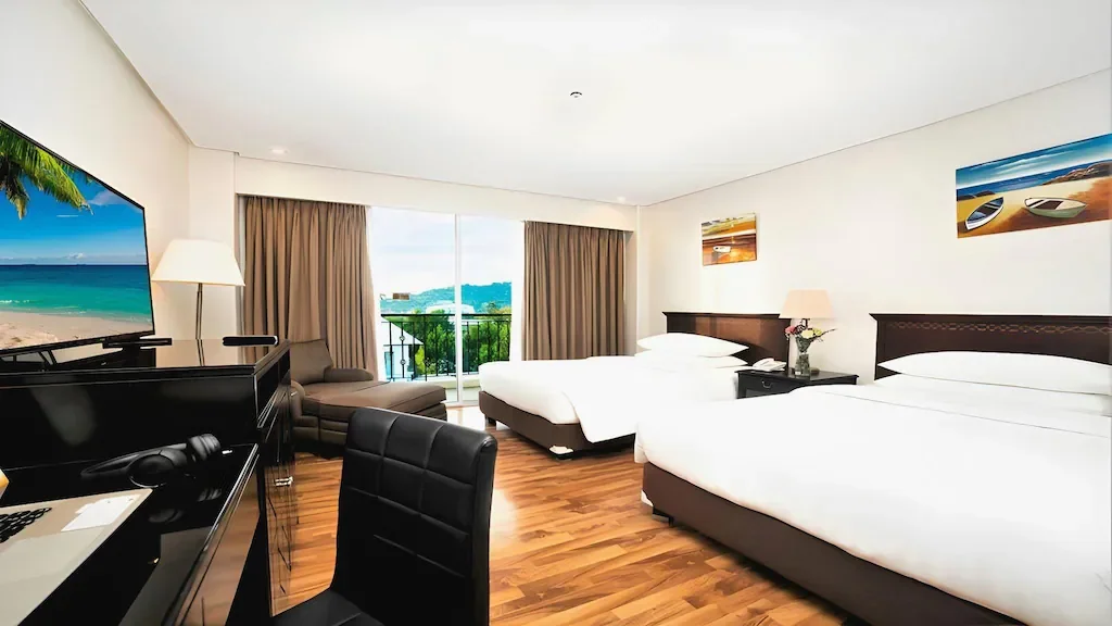 Court Meridian Hotel & Suites photo 7