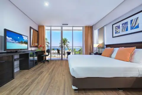Court Meridian Hotel & Suites photo